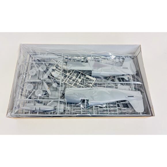 Hasegawa F6F-5E Hellcat AN/APS-4 Radar 1:32 Plastic Model Kit 08101 New - Picture 2 of 7